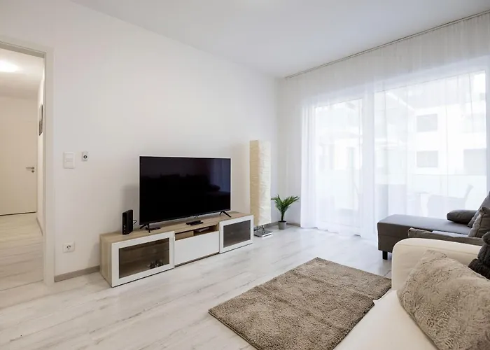Bb - 2br With Parking Close To Centre Διαμέρισμα