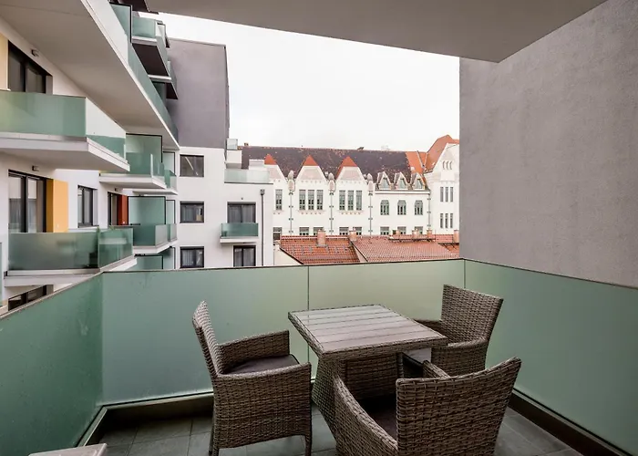 Lejlighed Bb - 2br With Parking Close To Centre *