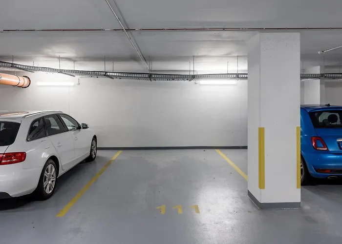 Bb - 2br With Parking Close To Centre Lejlighed *