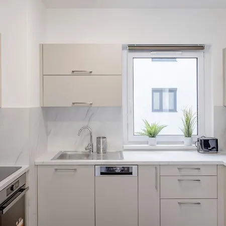 Appartement Bb - 2br With Parking Close To Centre *