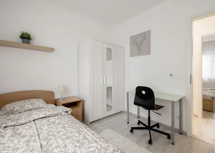 דירה Bb - 2br With Parking Close To Centre