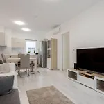 Апартаменты Bb - 2br With Parking Close To Centre *