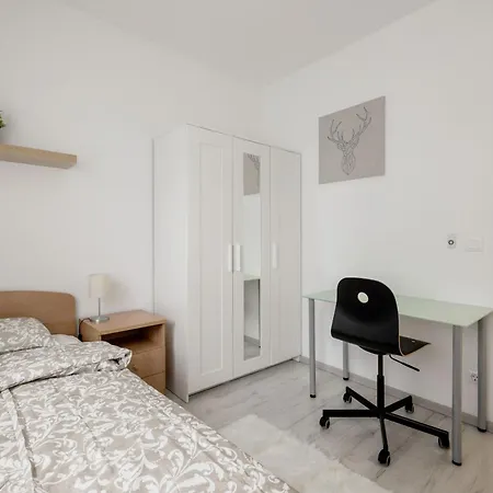 Апартаменты Bb - 2br With Parking Close To Centre