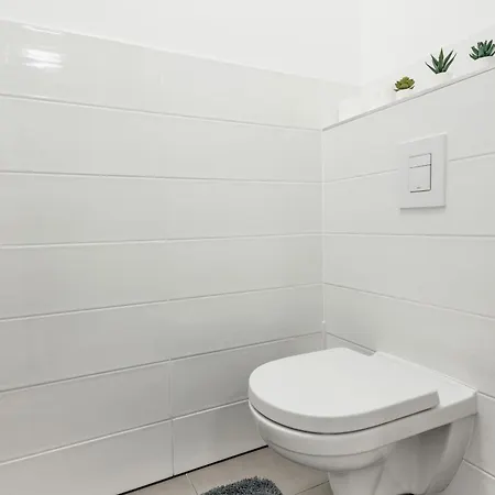 Apartment Bb - 2br With Parking Close To Centre *