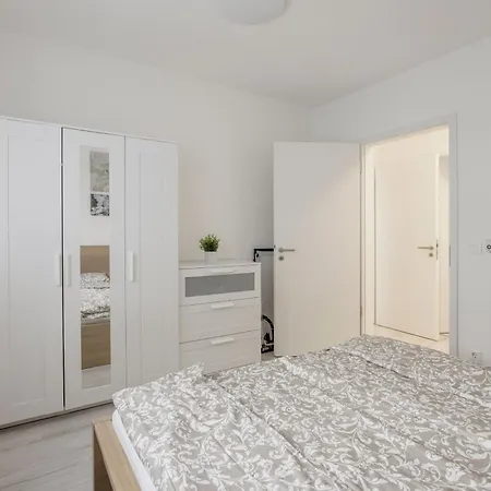 Bb - 2br With Parking Close To Centre Apartment *