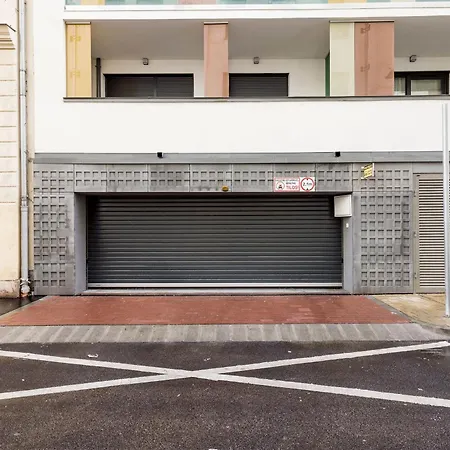 Апартаменты Bb - 2br With Parking Close To Centre