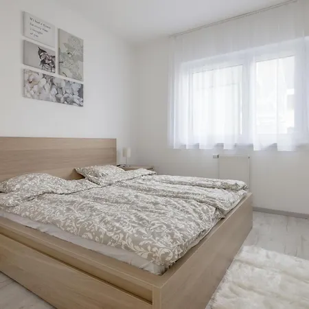 Bb - 2br With Parking Close To Centre 아파트 *